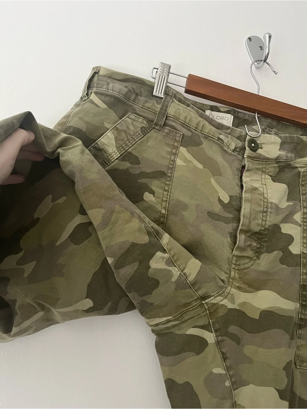 Pilcro Anthropologie Millie Low Slung Barrel Crop Cargo Pants Green Camo 18W - Picture 3 of 10